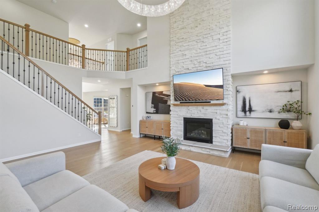 2466 MEADOW HILLS Drive, Ann Arbor, MI 48108 — Photo 5