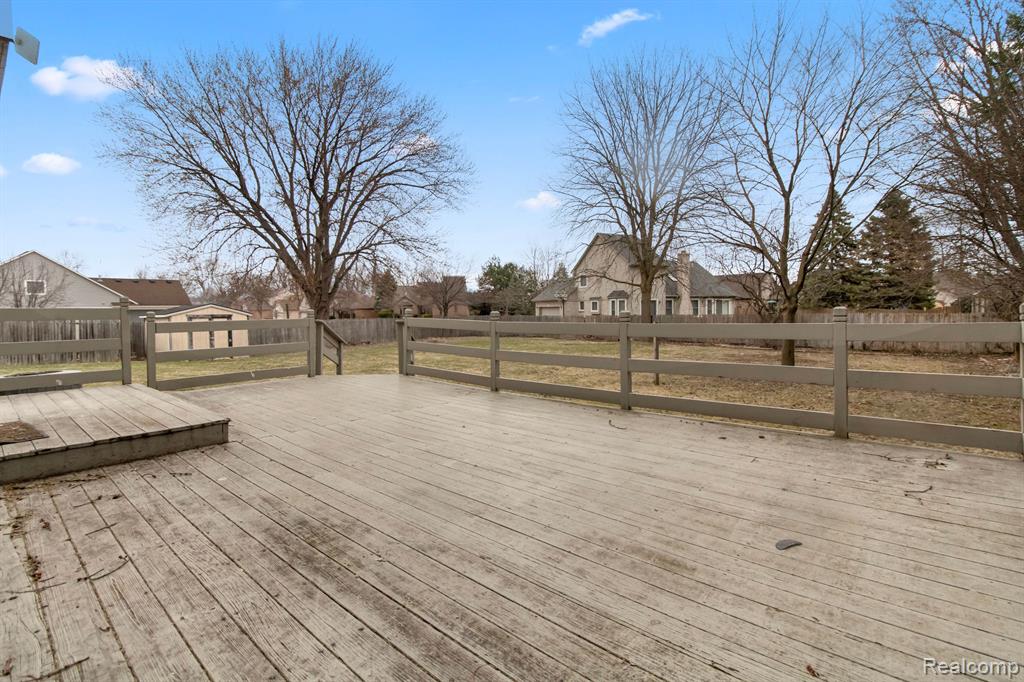 40088 SAAL Road, Sterling Heights, MI 48313 — Photo 30