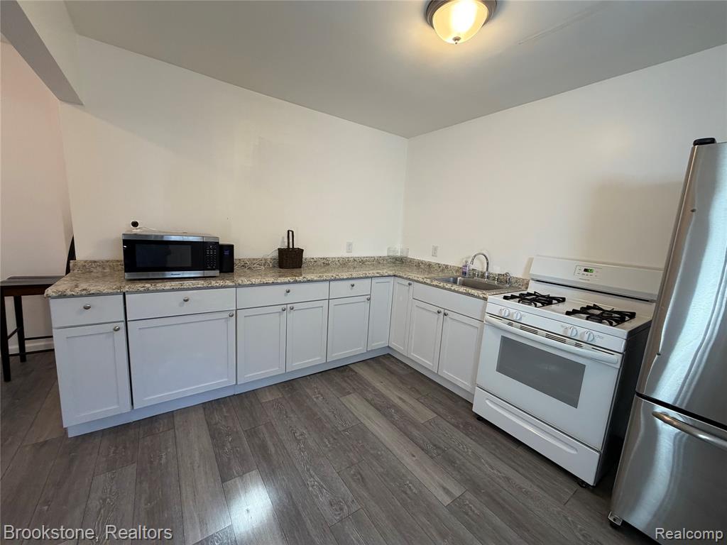 398 N Saginaw Street, Pontiac, MI 48342 — Photo 34