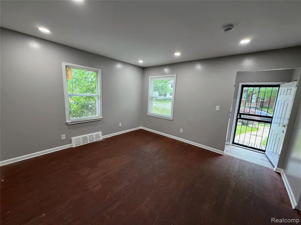 14903 Woodmont Avenue, Detroit, MI 48227 — Photo 2