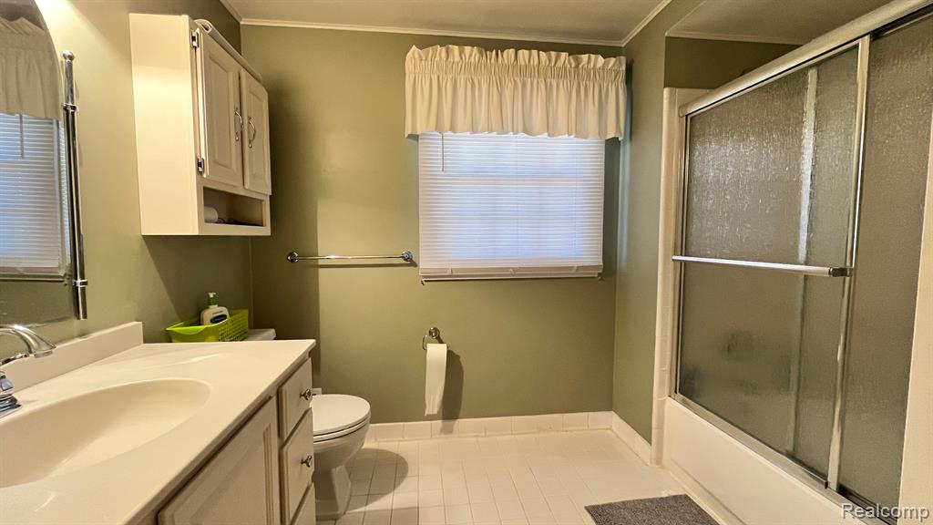 5725 FOLKSTONE Drive, Troy, MI 48085 — Photo 15