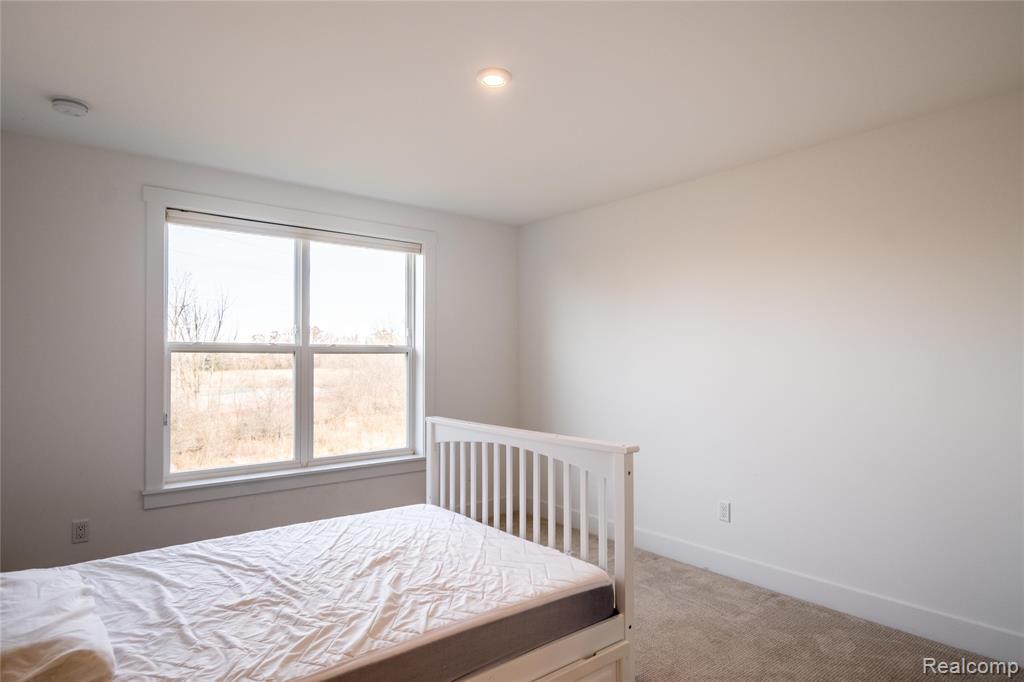 5556 Hobart Court, West Bloomfield, MI — Photo 29