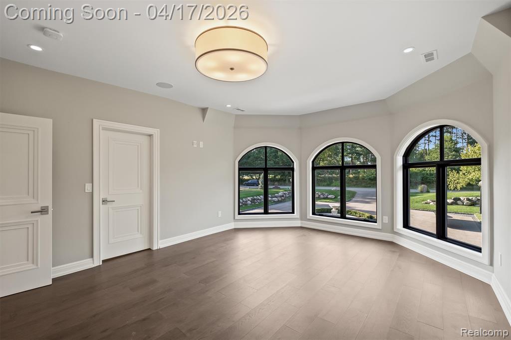5305 Elmgate Bay Drive, Orchard Lake Village, MI 48324 — Photo 35