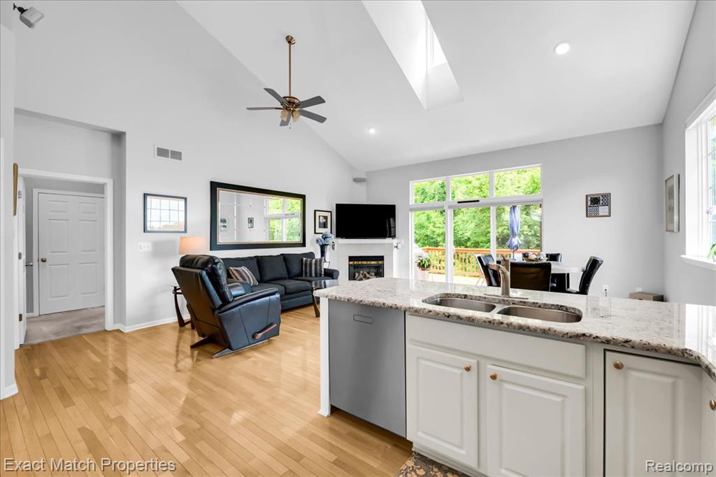 971 Sloane Court, 4, White Lake, MI — Photo 29