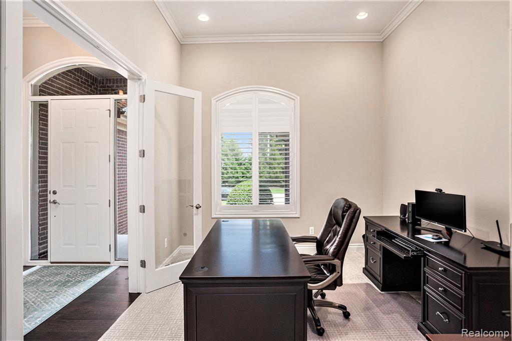 48913 Pinebrook Drive, Utica, MI 48315 — Photo 14