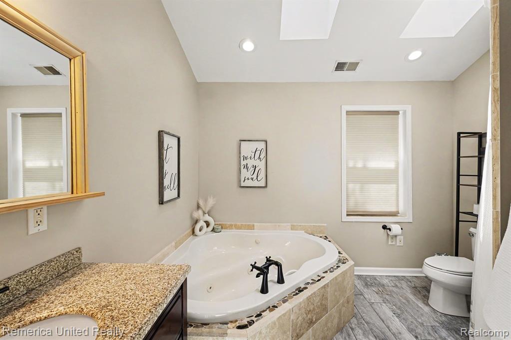 1736 Shoreline Drive, Hartland, MI 48353 — Photo 15