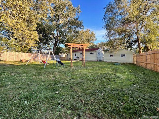 6079 FREEDOM Lane, Flint, MI 48506 — Photo 23