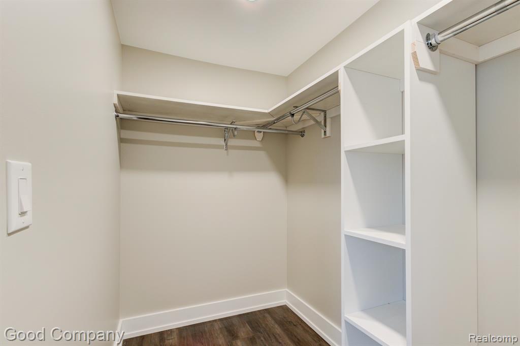 530 W HAZELHURST Street, Ferndale, MI 48220 — Photo 32