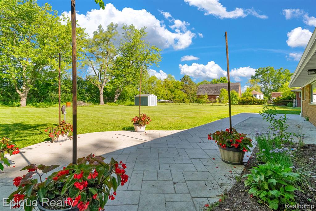8052 Dungarvin Drive, Grand Blanc, MI 48439 — Photo 38