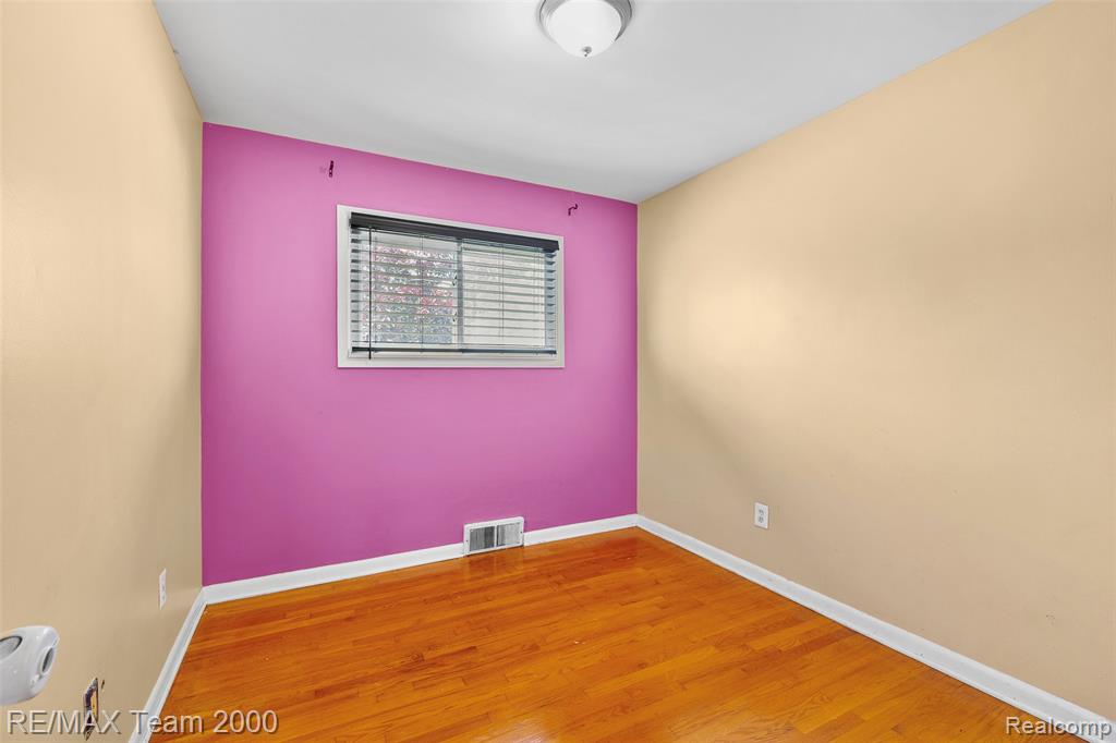 6442 Arcola Street, Garden City, MI — Photo 18