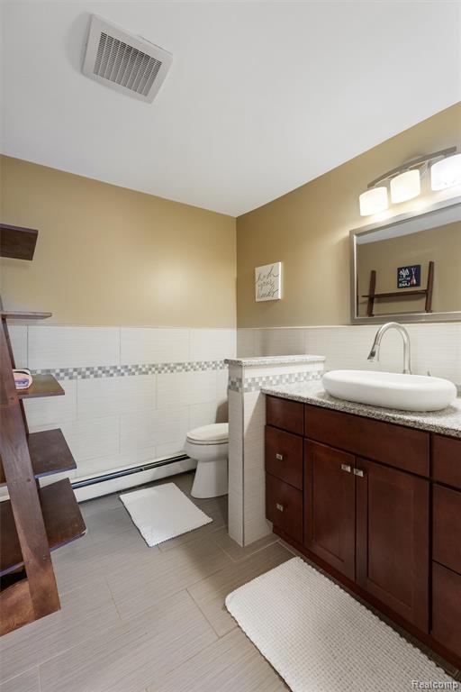 415 Leon Road, Walled Lake, MI 48390 — Photo 11
