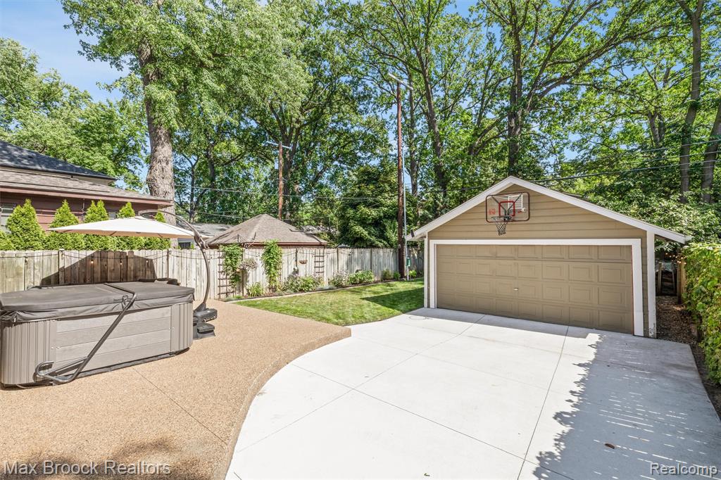 44 Kensington Boulevard, Pleasant Ridge, MI — Photo 31