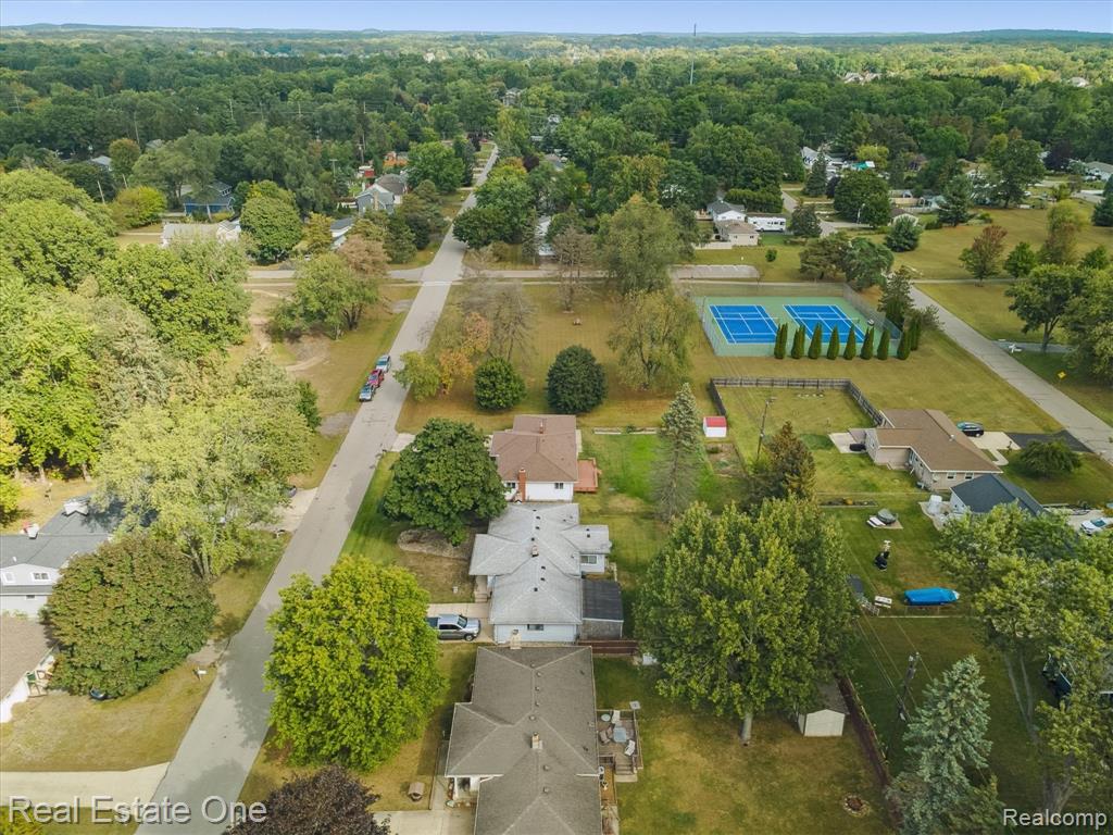 2436 Woodlawn Street, Wolverine Lake, MI 48390 — Photo 64