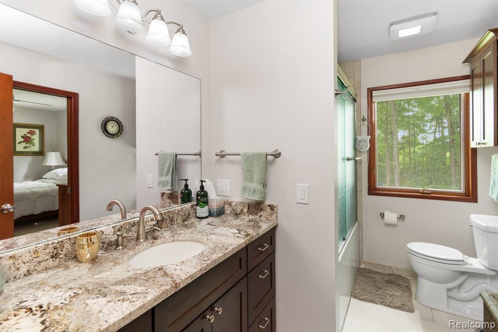 5500 Hartland Road, Fenton, MI 48430 — Photo 13