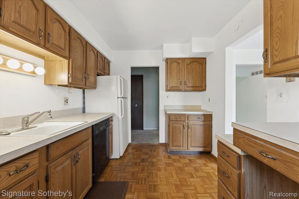 27671 W Echo Valley, Farmington Hills, MI 48334 — Photo 4
