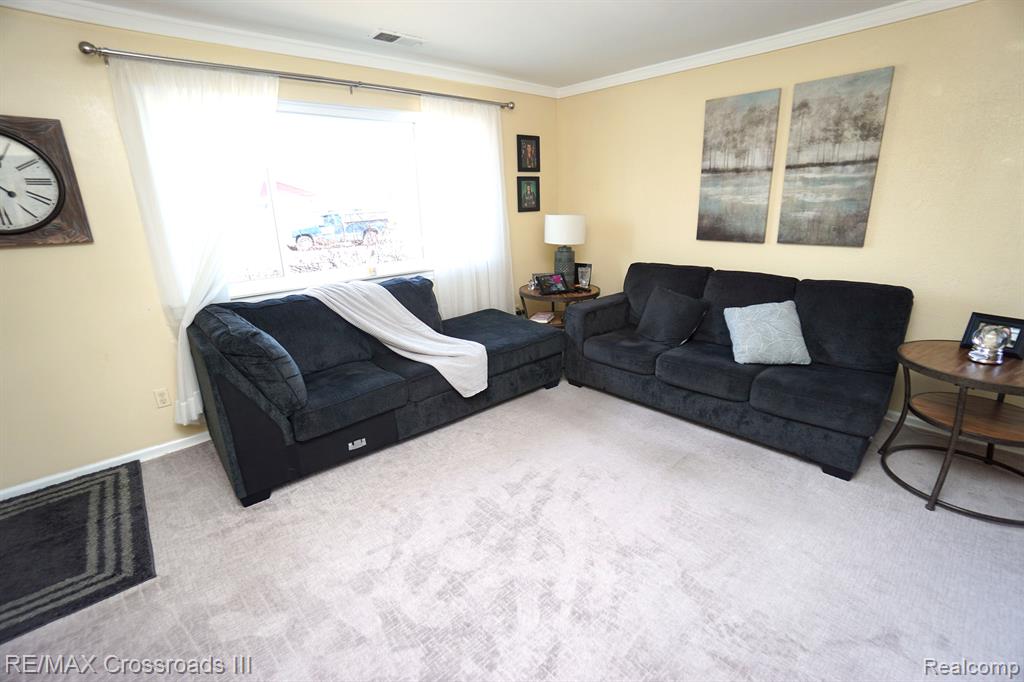 5863 BALFOUR Avenue, Allen Park, MI 48101 — Photo 6