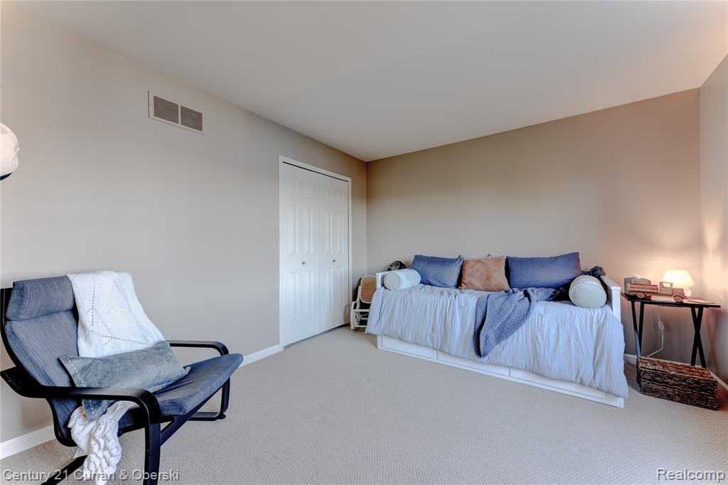 8308 Peninsular Drive, Fenton, MI 48430 — Photo 37