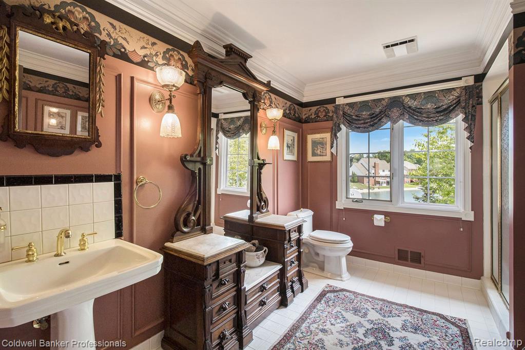 49148 Driftwood Dr, Shelby Twp, MI 48317 — Photo 13