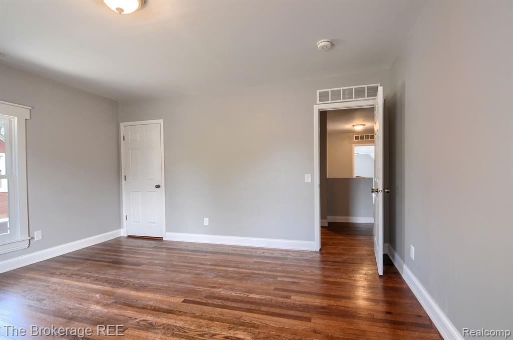 11 1ST Street, Oxford, MI 48371 — Photo 36