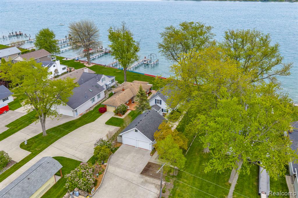 5441 Pointe Drive, East China, MI — Photo 5