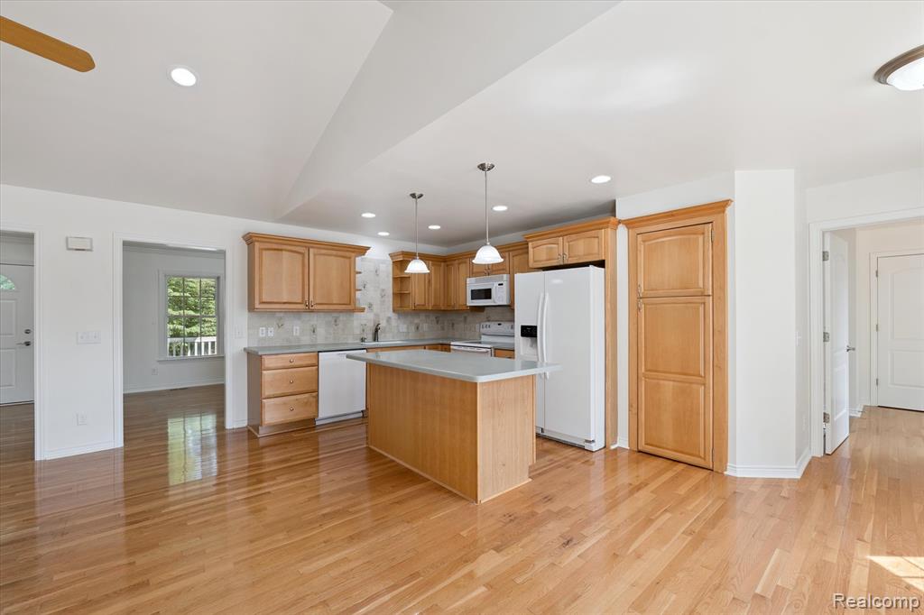 7127 Perry Lake Road, Clarkston, MI — Photo 13