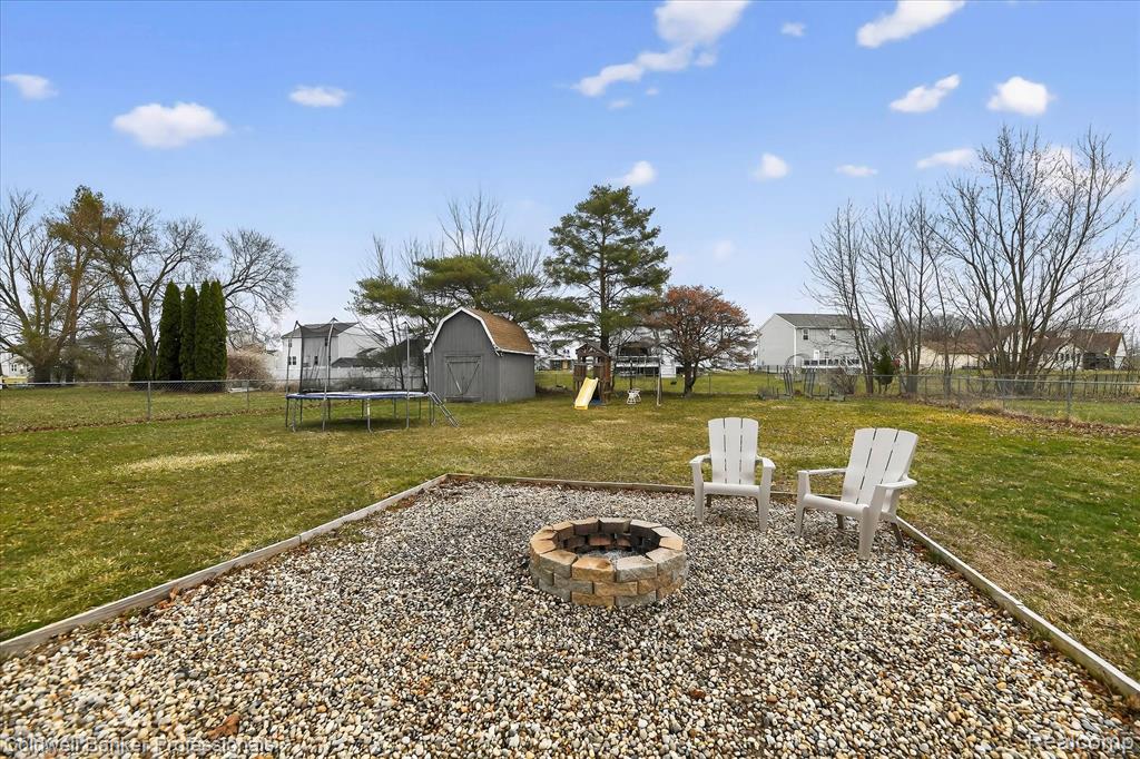 6163 King Arthur Drive, Swartz Creek, MI 48473 — Photo 38