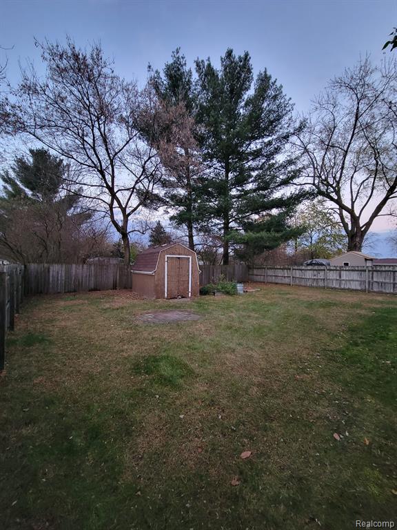 415 LAKEVIEW Street, Holly, MI 48442 — Photo 13
