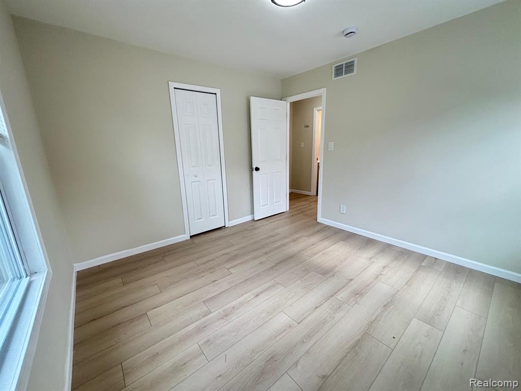 8672 Hudson Avenue, Warren, MI 48089 — Photo 10