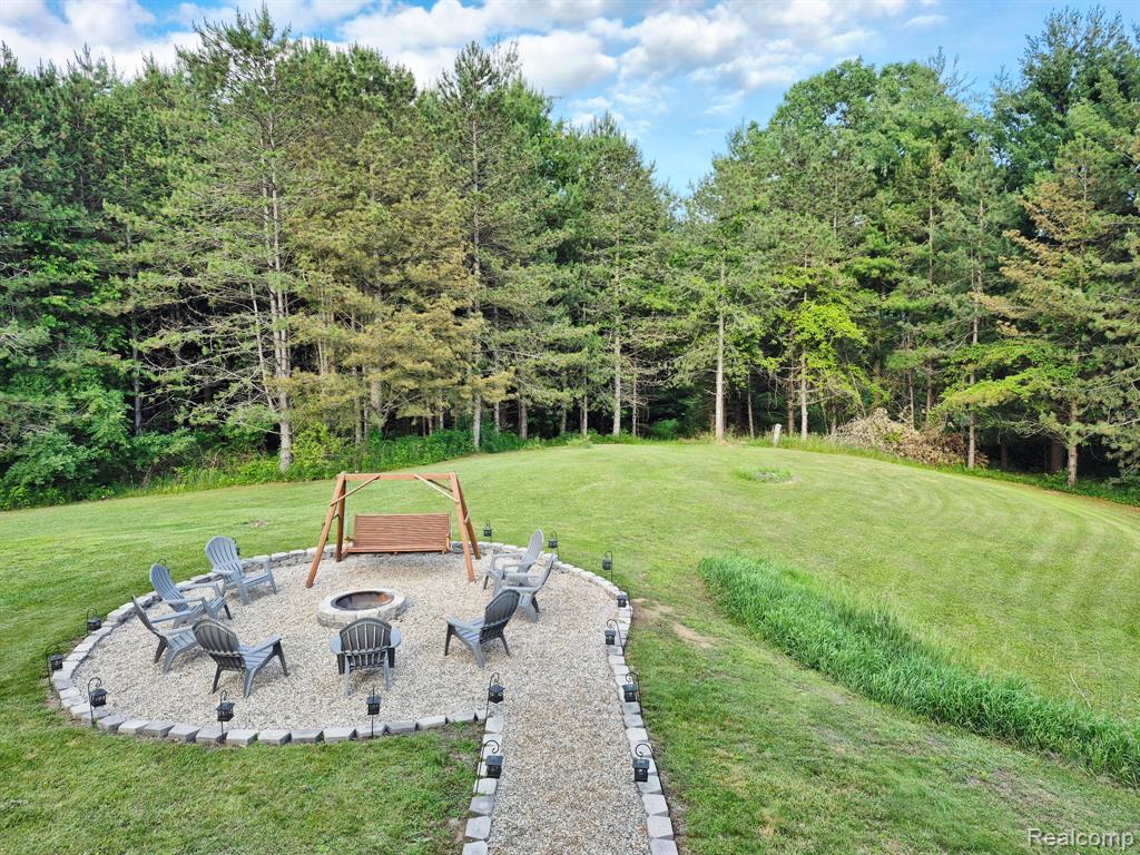 7047 Bennington Greens Drive, Owosso, MI 48867 — Photo 41