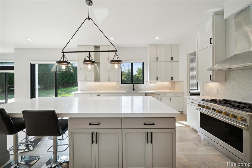 7450 PARKSTONE Lane, Bloomfield Hills, MI 48301 — Photo 25