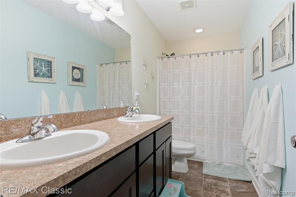 7946 Russell Drive, Westland, MI — Photo 24