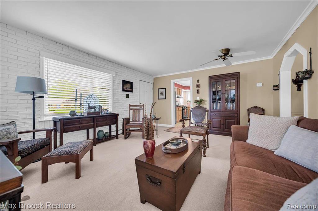 710 HARTLAND Drive, Troy, MI 48083 — Photo 4