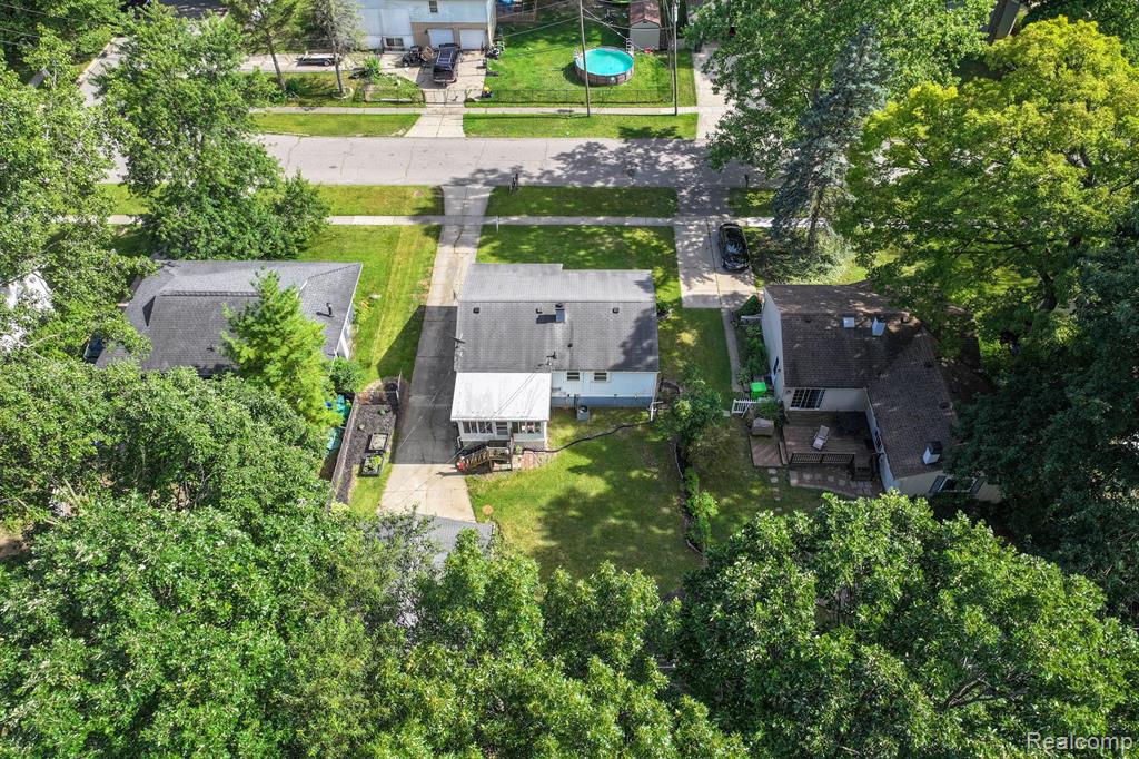 631 NORCHESTER Street, South Lyon, MI 48178 — Photo 37