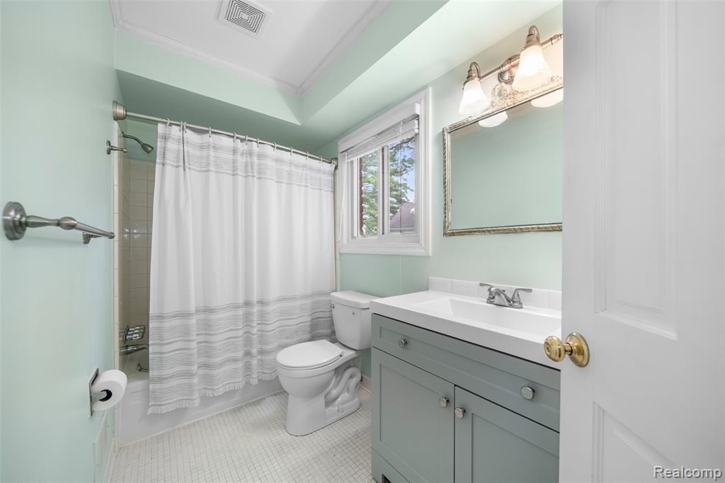 560 Billingsgate Court, Bloomfield Hills, MI 48301 — Photo 21