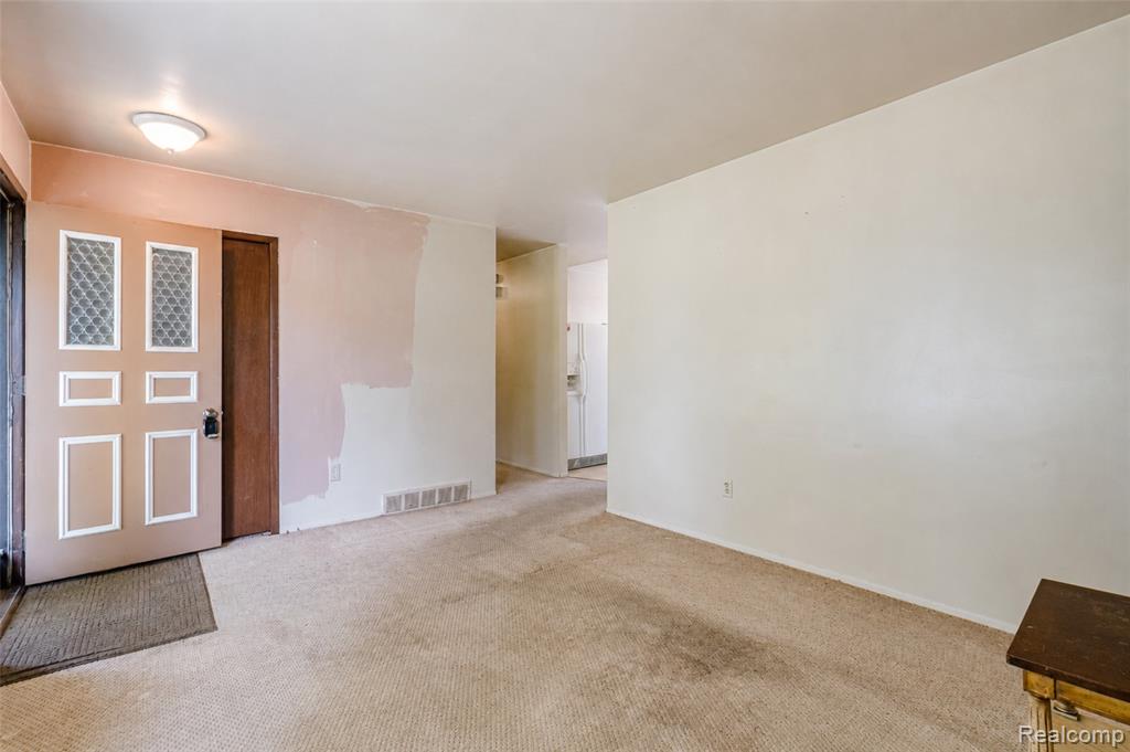 555 Tomahawk Trail, Highland, MI — Photo 9
