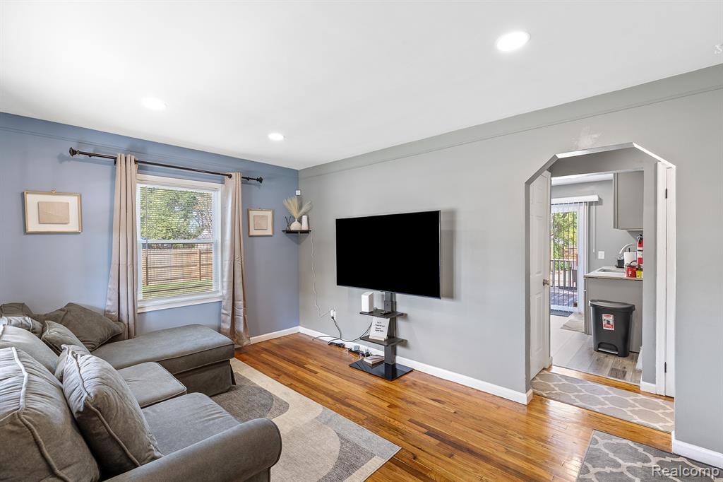 8610 Auburn Street, Detroit, MI 48228 — Photo 4