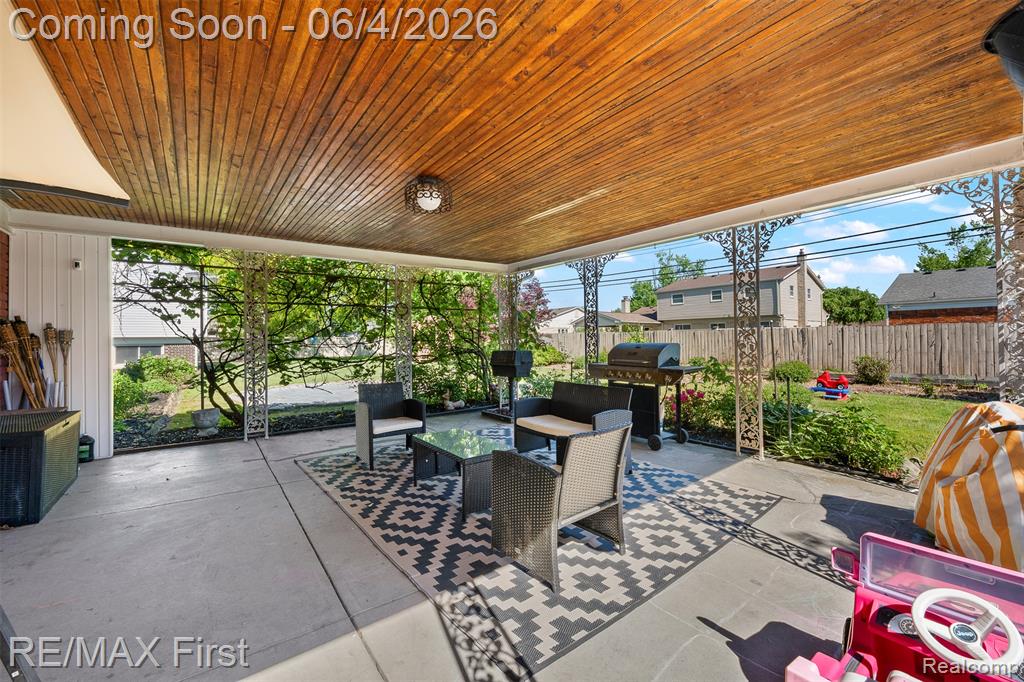 26376 Lawrence Drive, Dearborn Heights, MI 48127 — Photo 16