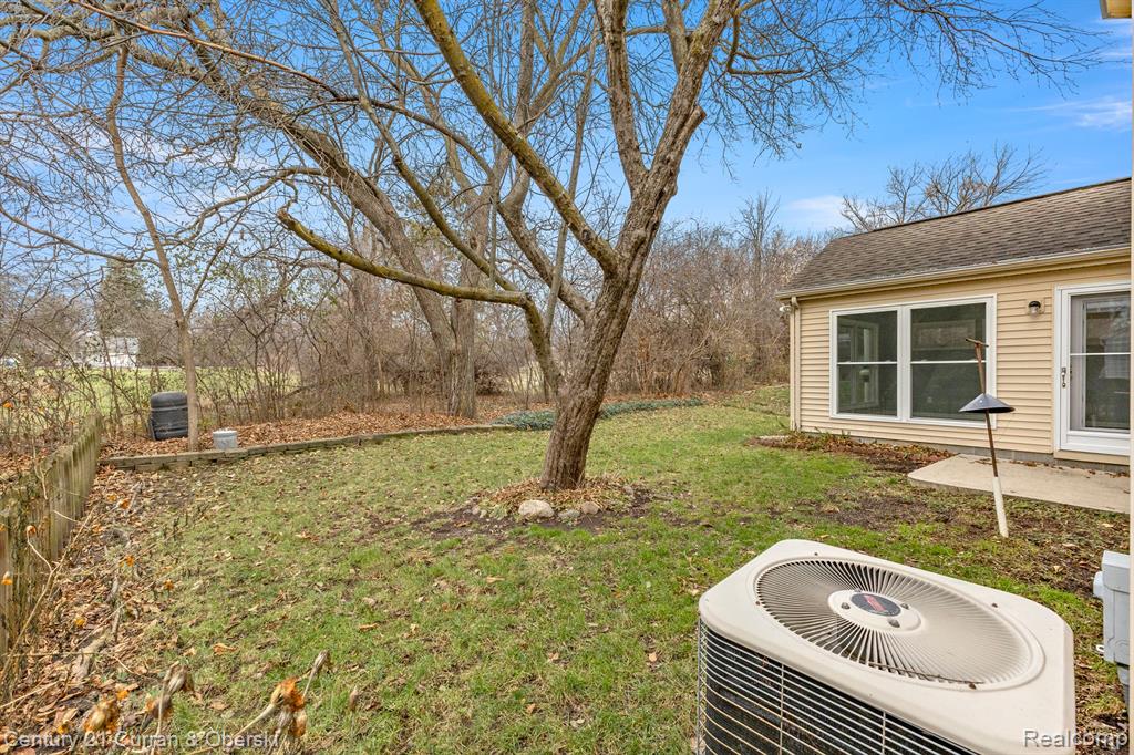 3052 TURNBERRY Lane E, Ann Arbor, MI 48108 — Photo 4