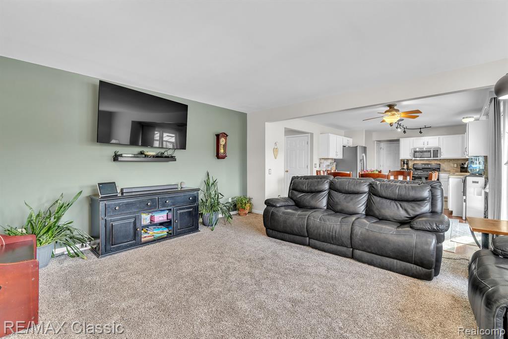 7842 BERWICK Drive, Ypsilanti, MI 48197 — Photo 14