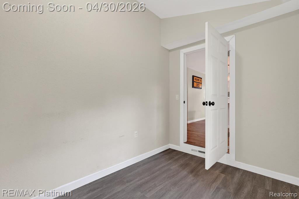 2417 Howald Avenue, Flint, MI 48504 — Photo 18