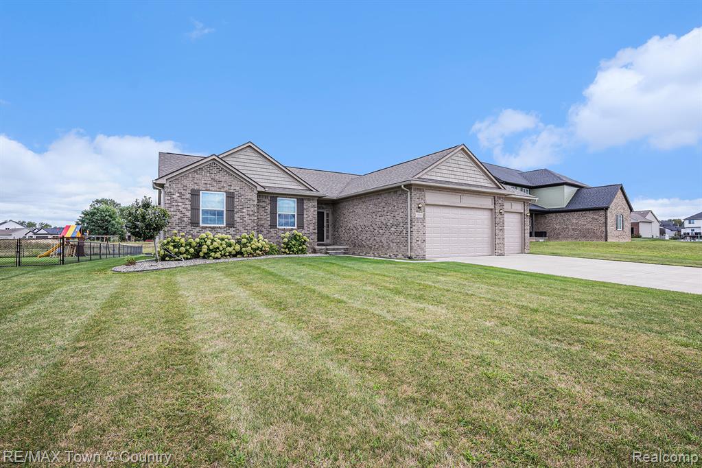 1535 Woodlake Lane, Grand Blanc, MI 48439 — Photo 2