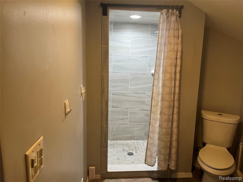 8054 Potomac, Center Line, MI 48015 — Photo 18