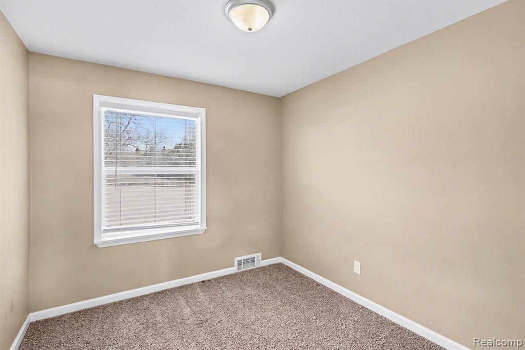 835 E Square Lake Road, Troy, MI 48085 — Photo 15