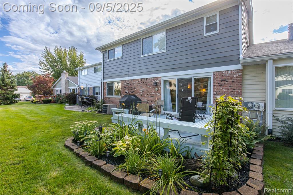 475 Sandehurst Drive, Grand Blanc, MI 48439 — Photo 44