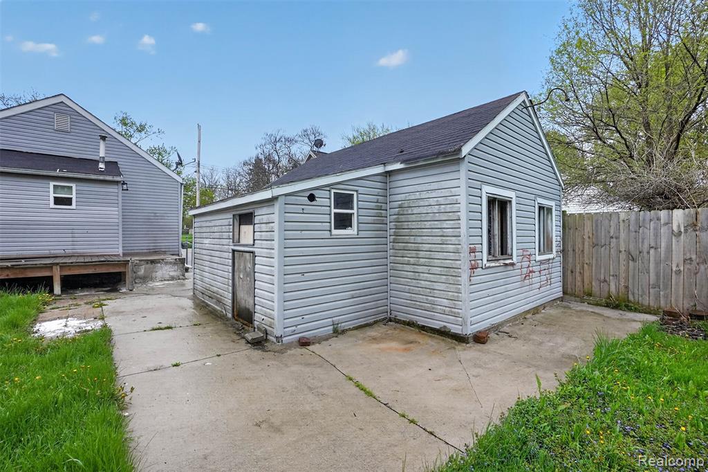 4910 HUGHES Road, Lansing, MI 48910 — Photo 23