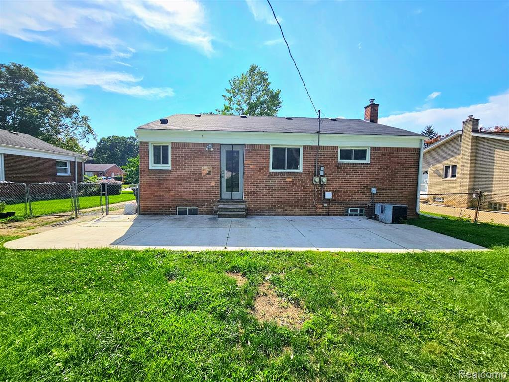 9994 Deering Street, Livonia, MI 48150 — Photo 34