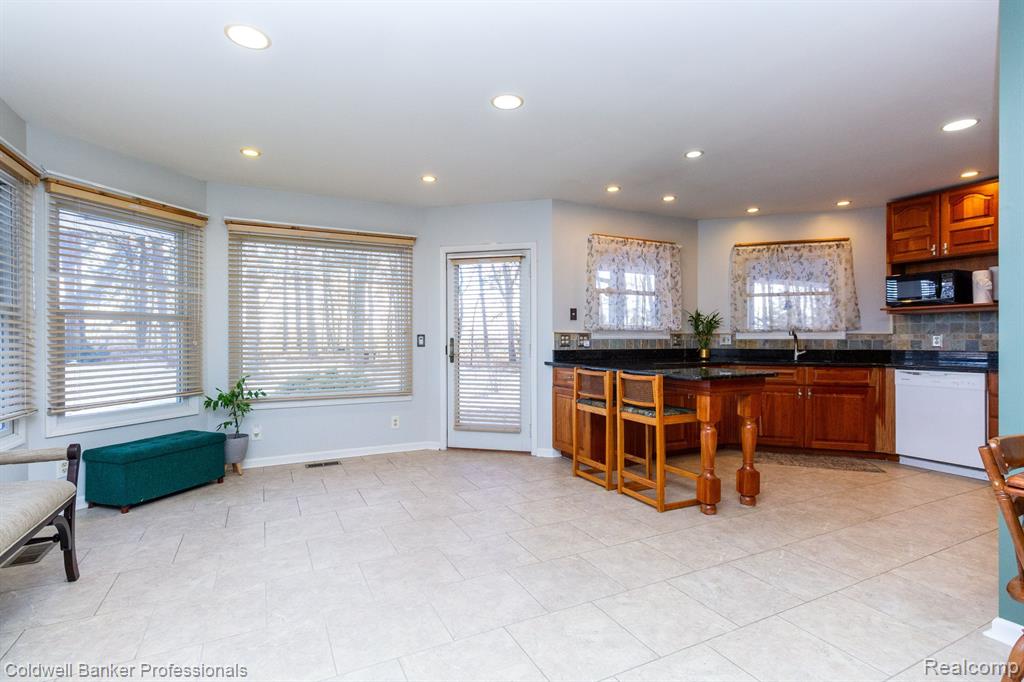 811 RAMSGATE Lane, Oxford, MI 48371 — Photo 15
