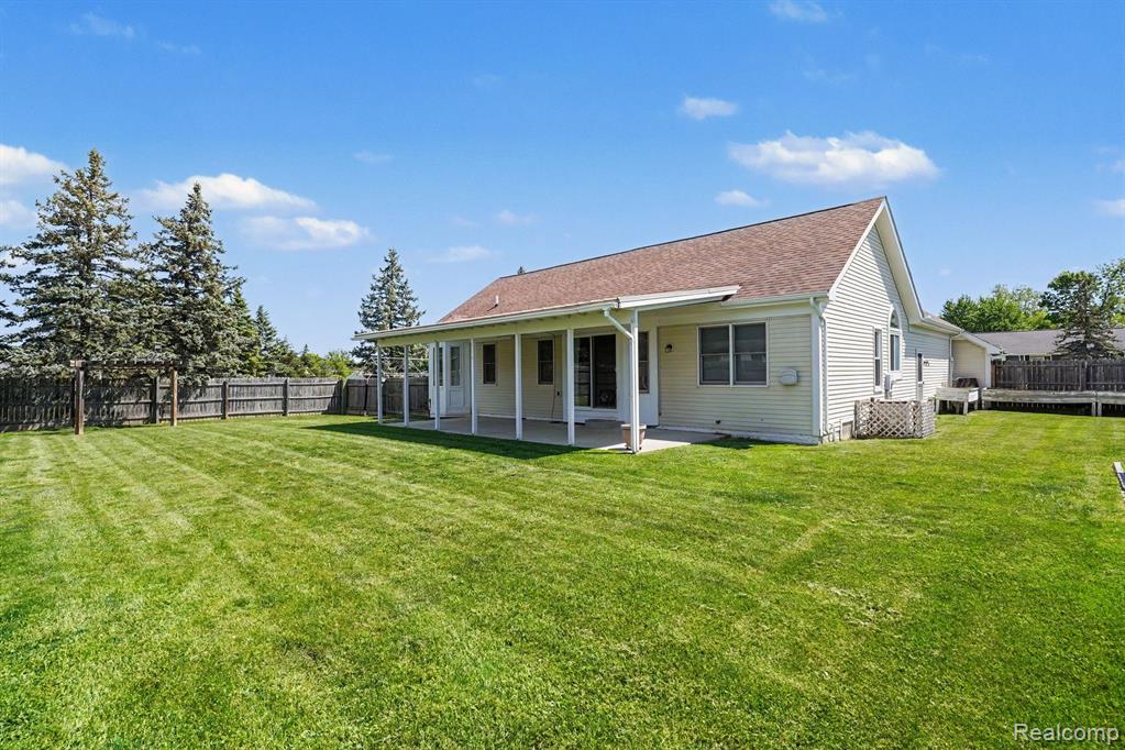 8012 Fox Hollow Road, Goodrich Vlg, MI — Photo 25
