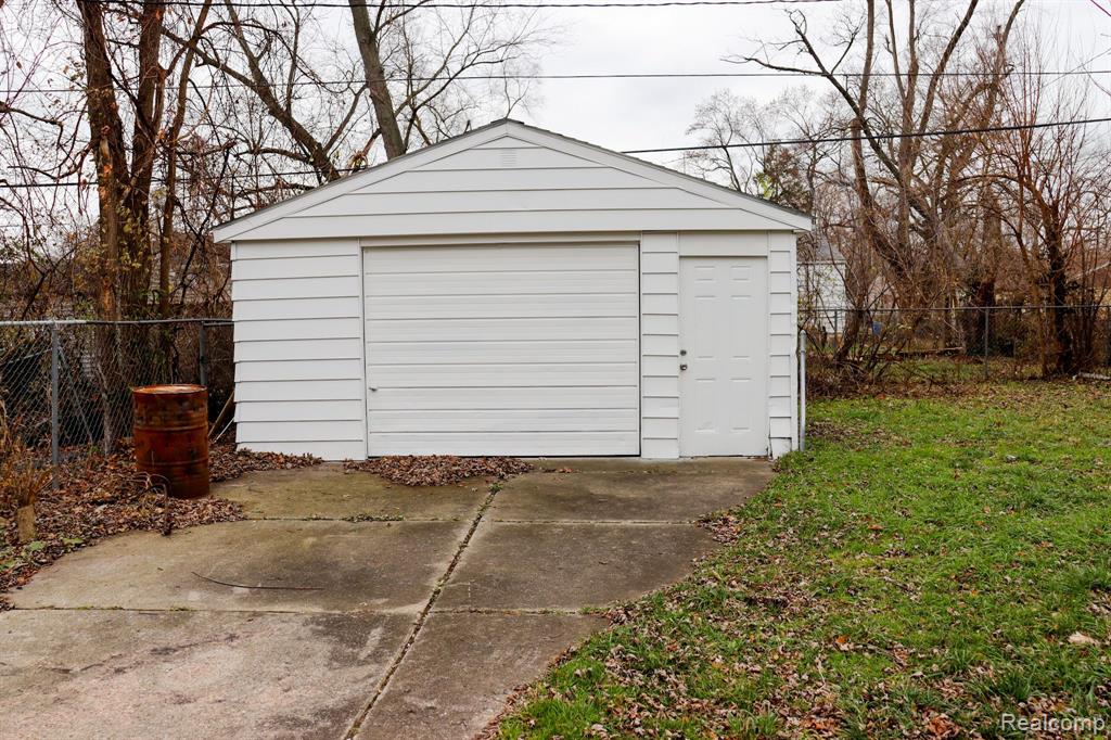 1338 HELEN Street, Inkster, MI 48141 — Photo 3