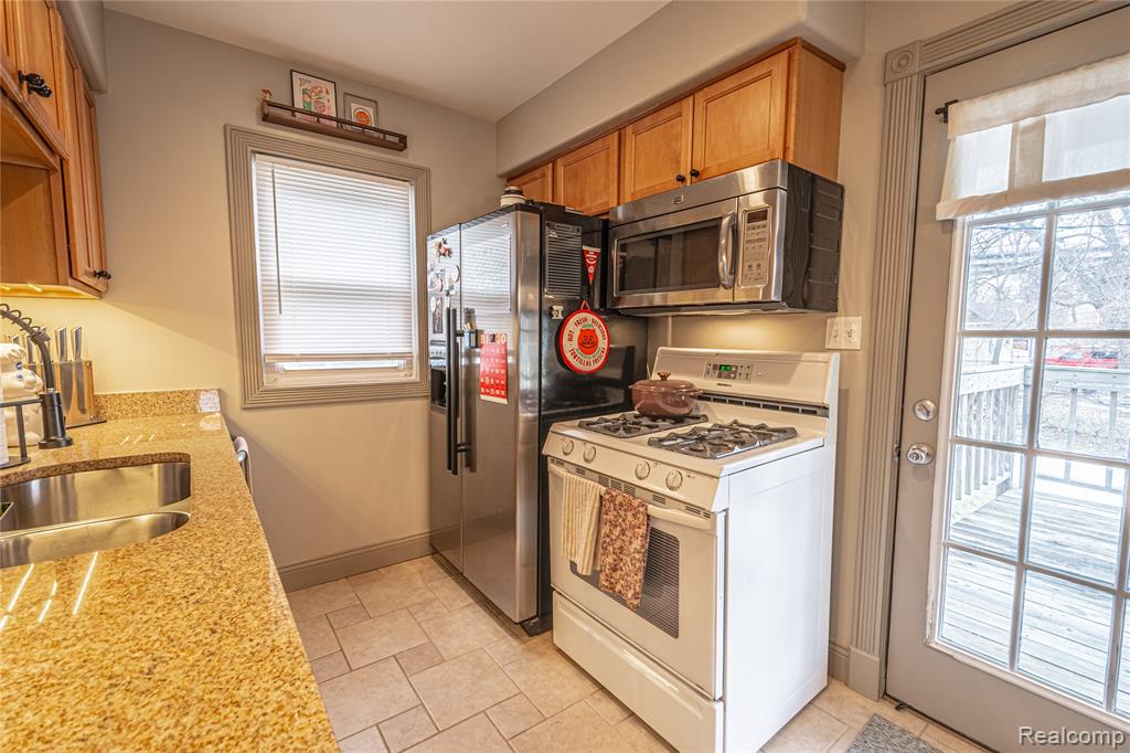 910 Church Street, Port Huron, MI 48060 — Photo 15